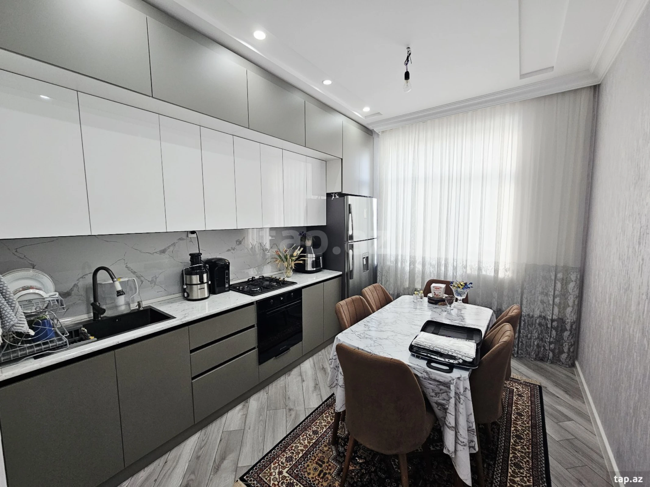 Satılır 4 otaqlı yeni tikili 97 m²