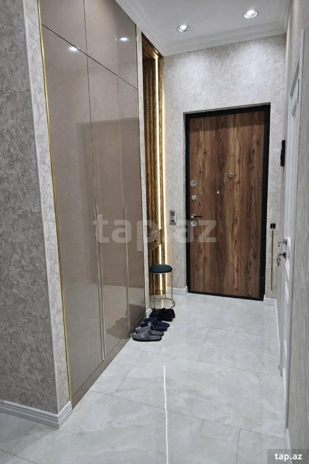 Satılır 2 otaqlı yeni tikili 95 m²