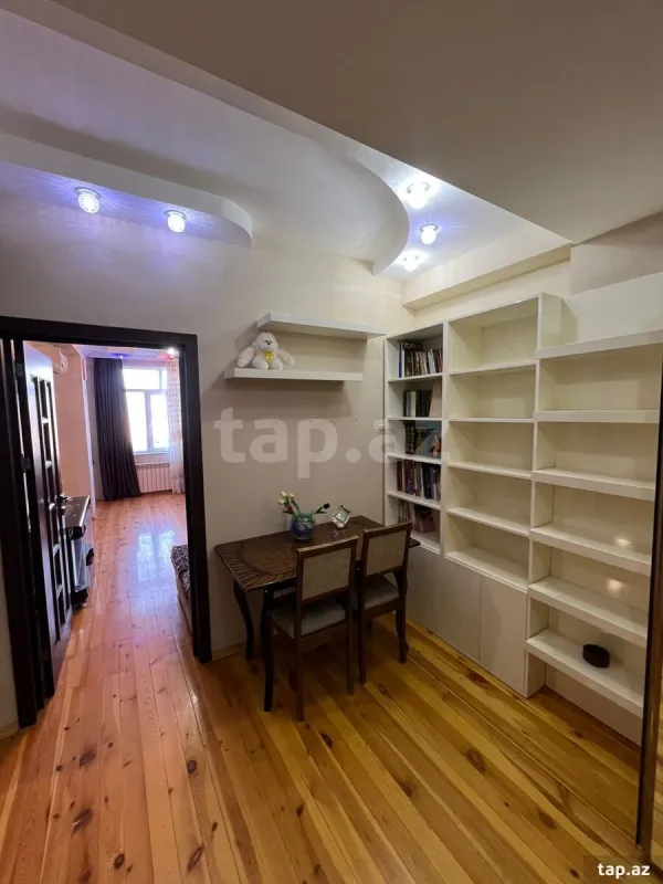 Kirayə verilir 3 otaqlı yeni tikili 60 m²