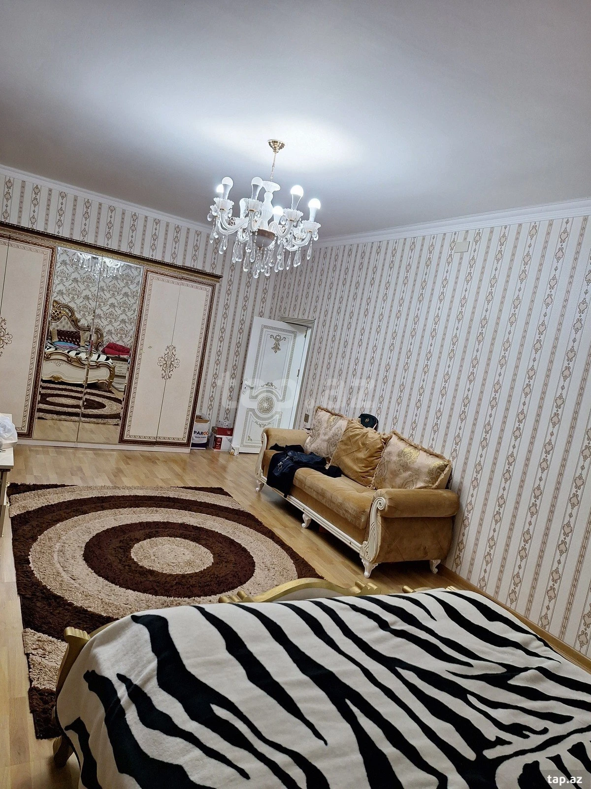 Satılır 6 otaqlı həyət evi 320 m²