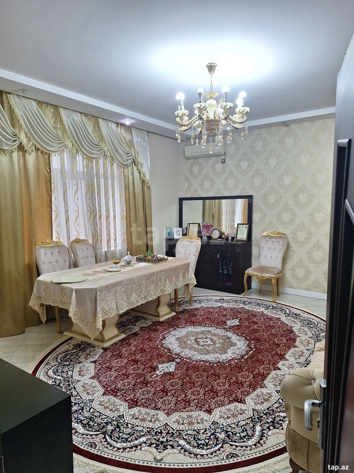 Satılır 6 otaqlı həyət evi 320 m²