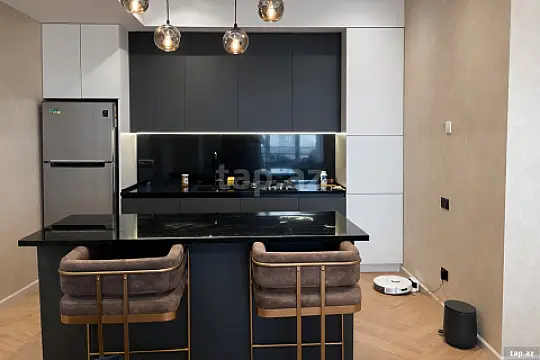 Satılır 2 otaqlı yeni tikili 101 m²