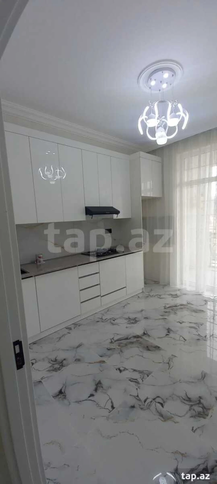 Satılır 3 otaqlı yeni tikili 110 m²