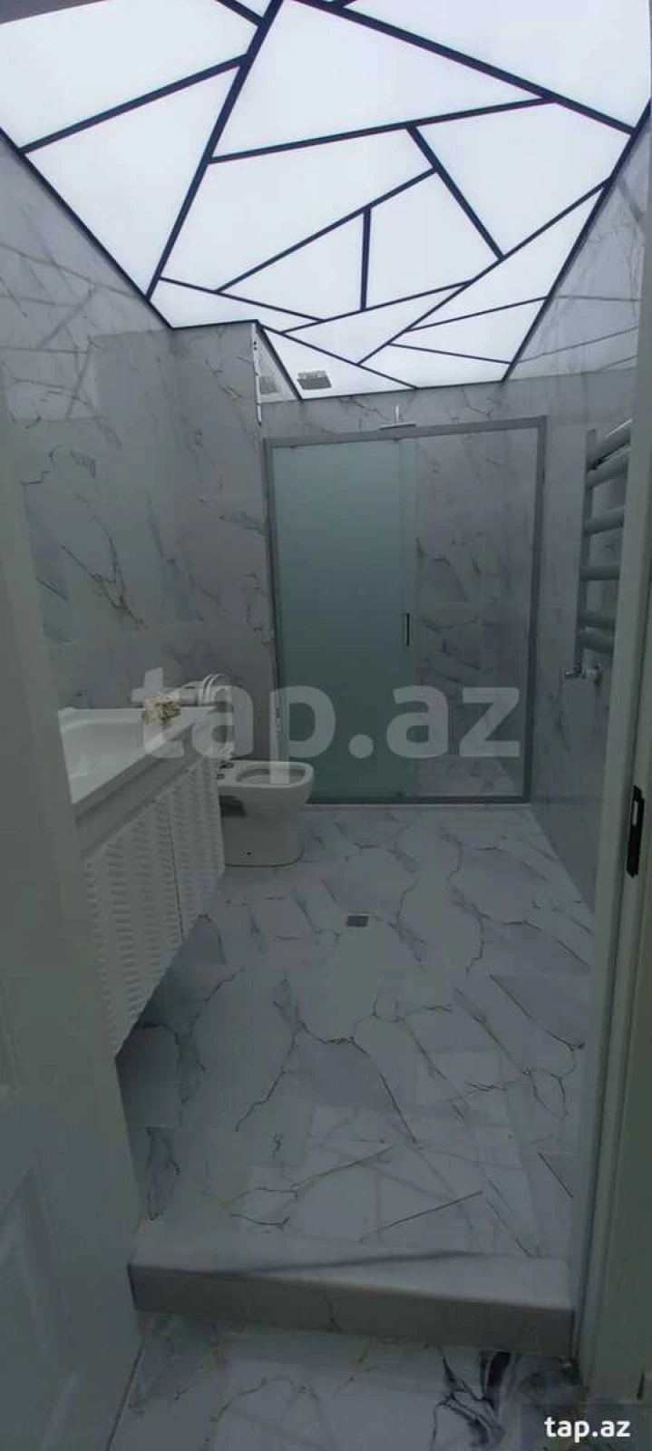 Satılır 3 otaqlı yeni tikili 110 m²