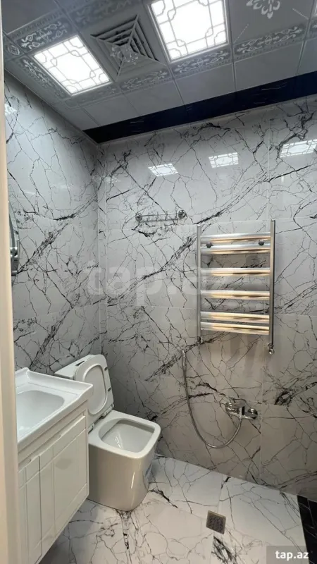 Kirayə verilir 2 otaqlı yeni tikili 65 m²