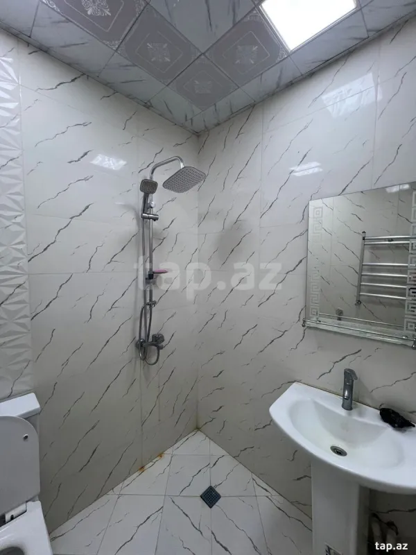 Kirayə verilir 2 otaqlı yeni tikili 65 m²