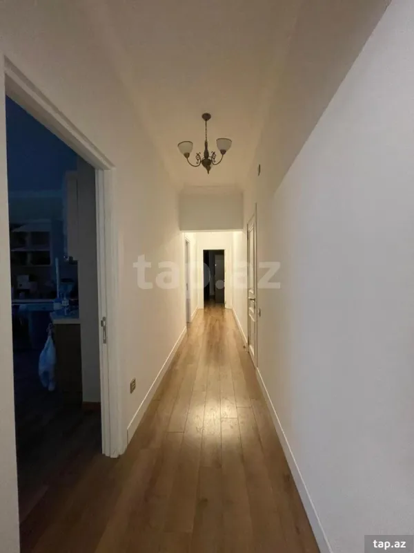 Kirayə verilir 3 otaqlı yeni tikili 140 m²