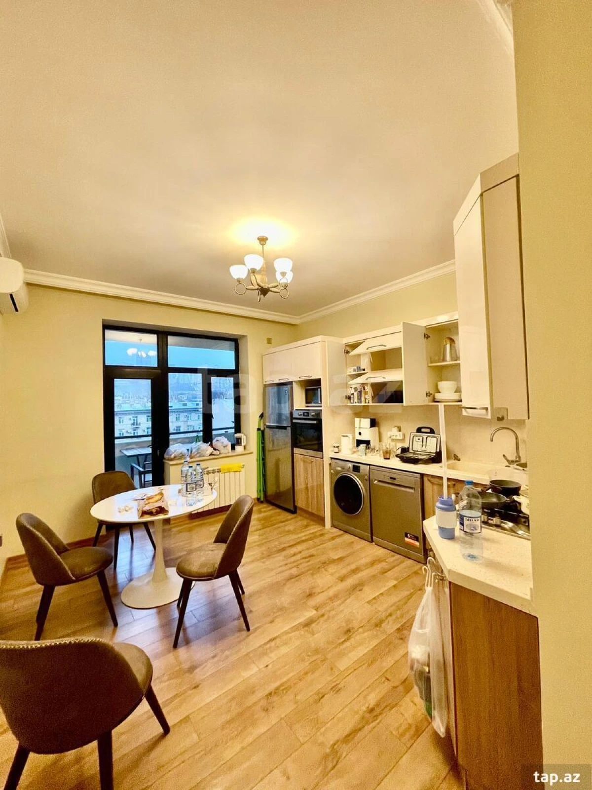 Kirayə verilir 3 otaqlı yeni tikili 140 m²