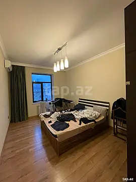 Kirayə verilir 3 otaqlı yeni tikili 140 m²
