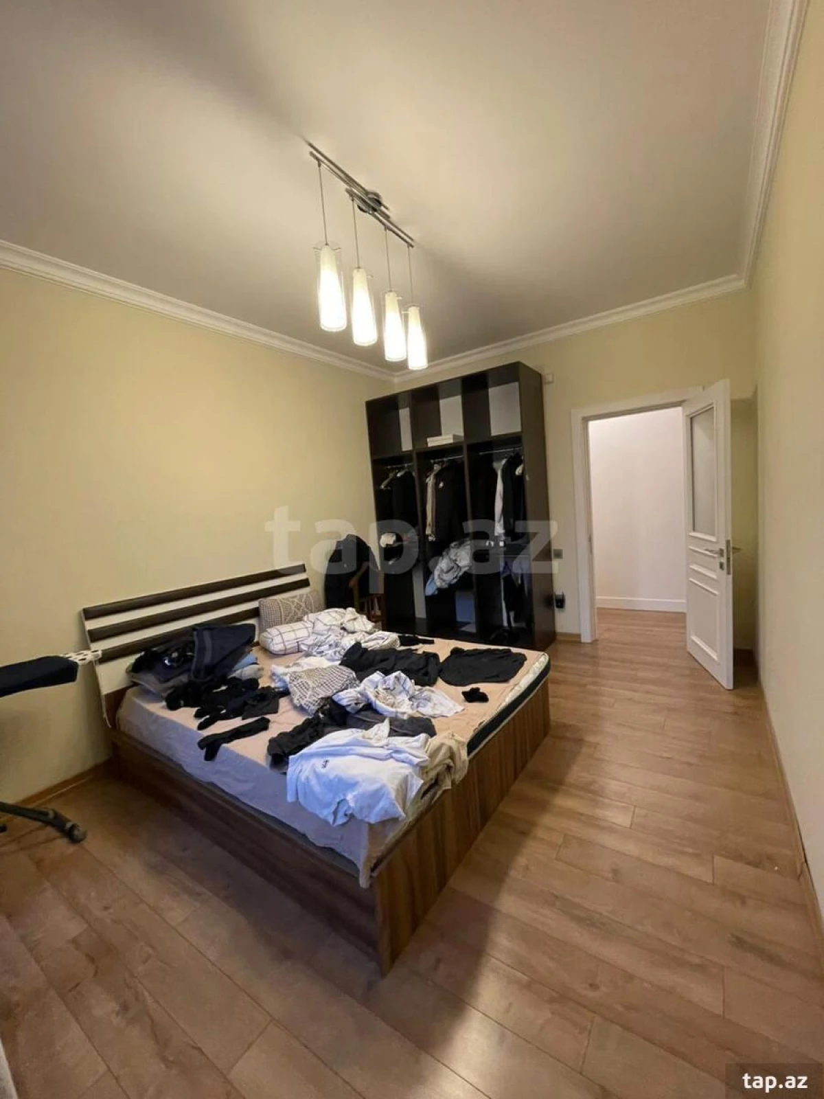 Kirayə verilir 3 otaqlı yeni tikili 140 m²