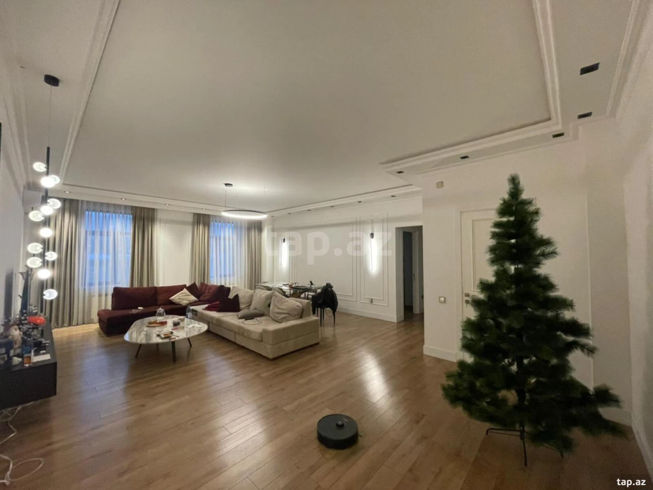 Kirayə verilir 3 otaqlı yeni tikili 140 m²