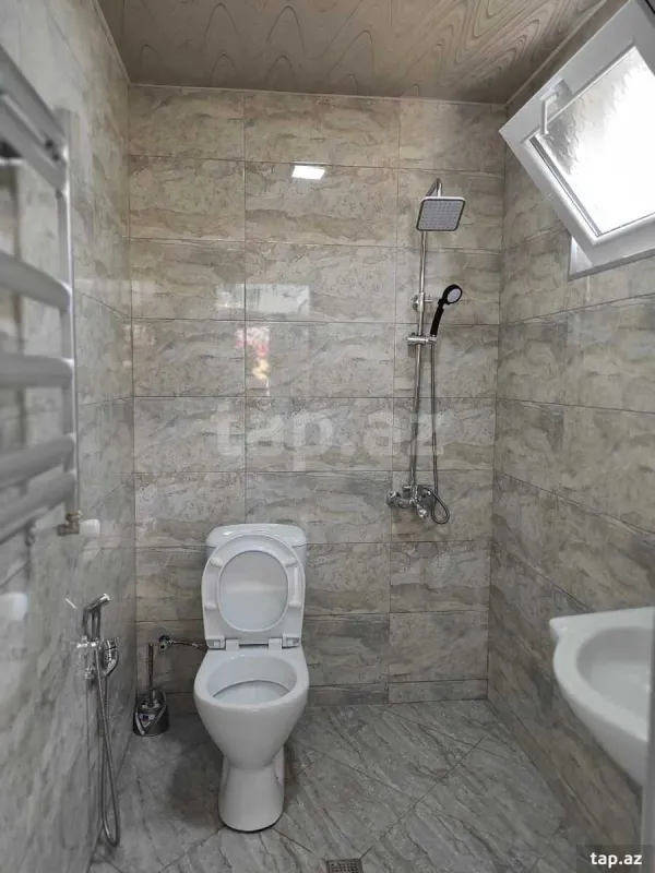 Kirayə verilir 7 otaqlı həyət evi 220 m²