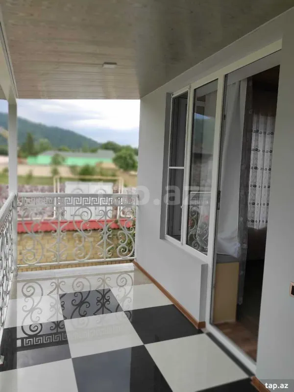 Kirayə verilir 7 otaqlı həyət evi 220 m²