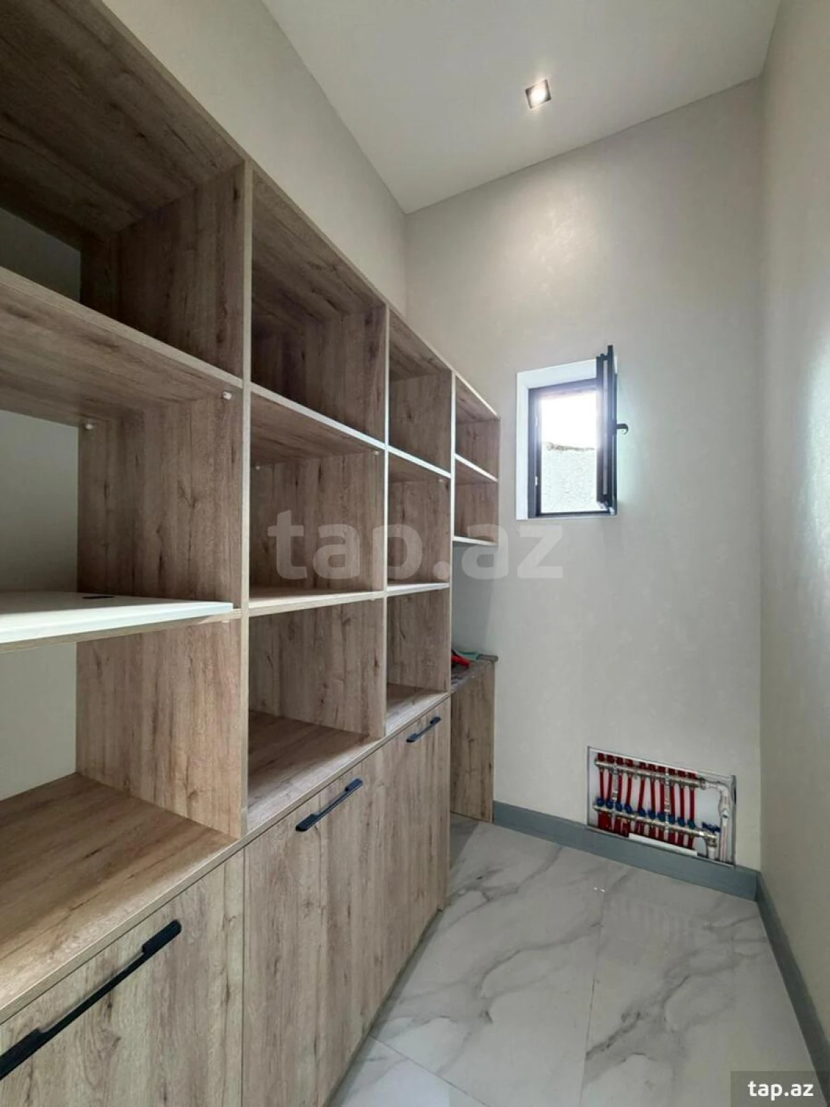 Satılır 5 otaqlı həyət evi 280 m²