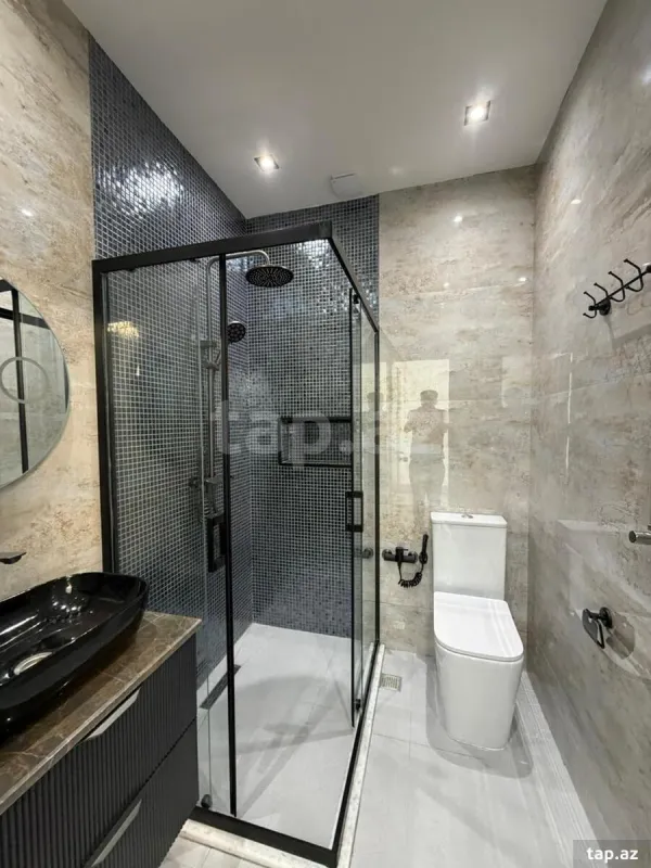 Satılır 5 otaqlı həyət evi 280 m²