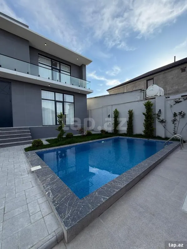 Satılır 5 otaqlı həyət evi 280 m²