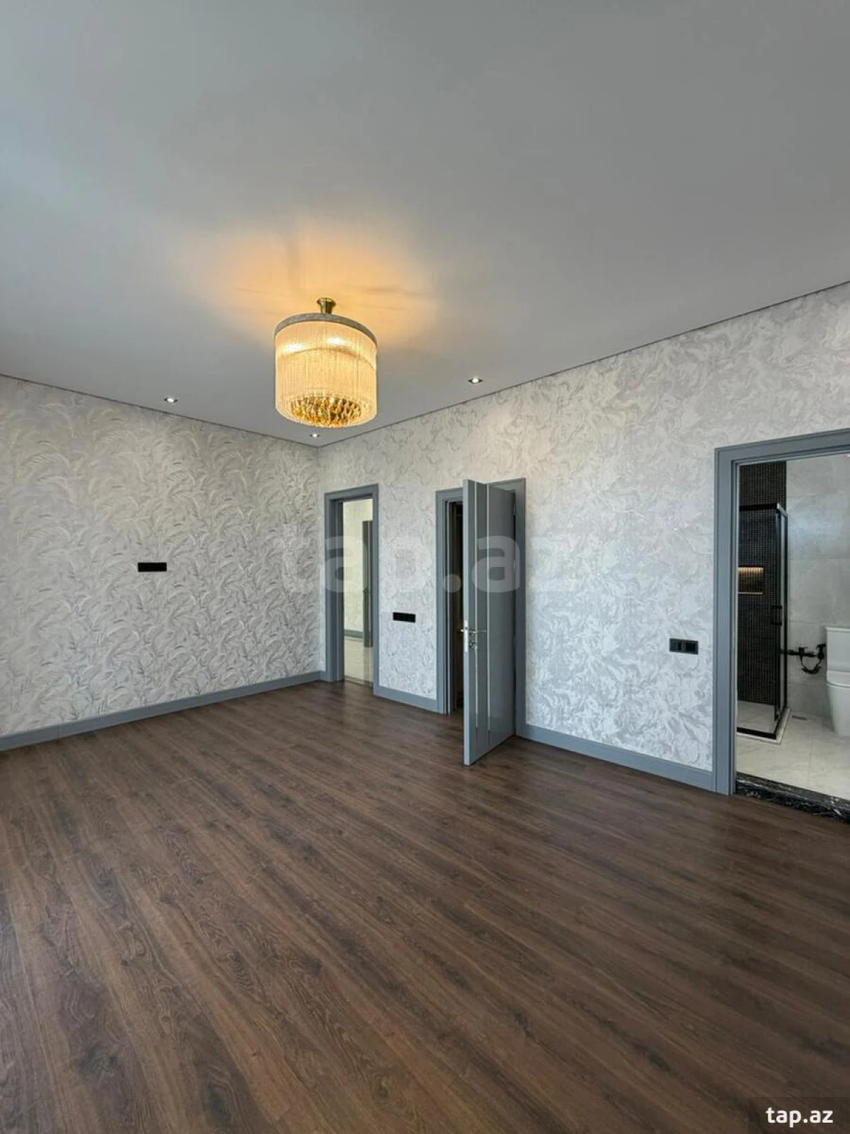 Satılır 5 otaqlı həyət evi 280 m²