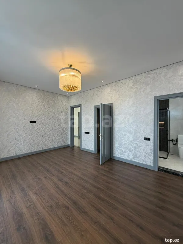 Satılır 5 otaqlı həyət evi 280 m²