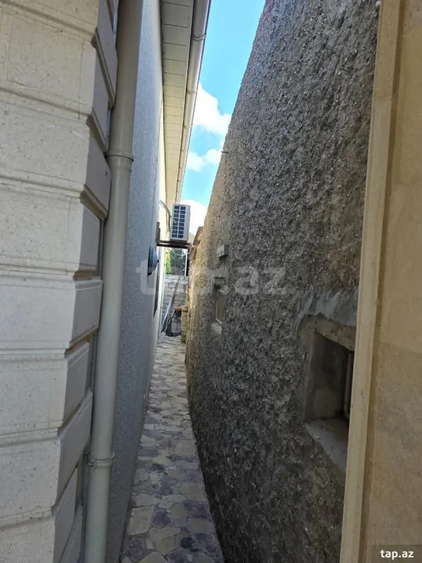 Satılır 4 otaqlı həyət evi 150 m²