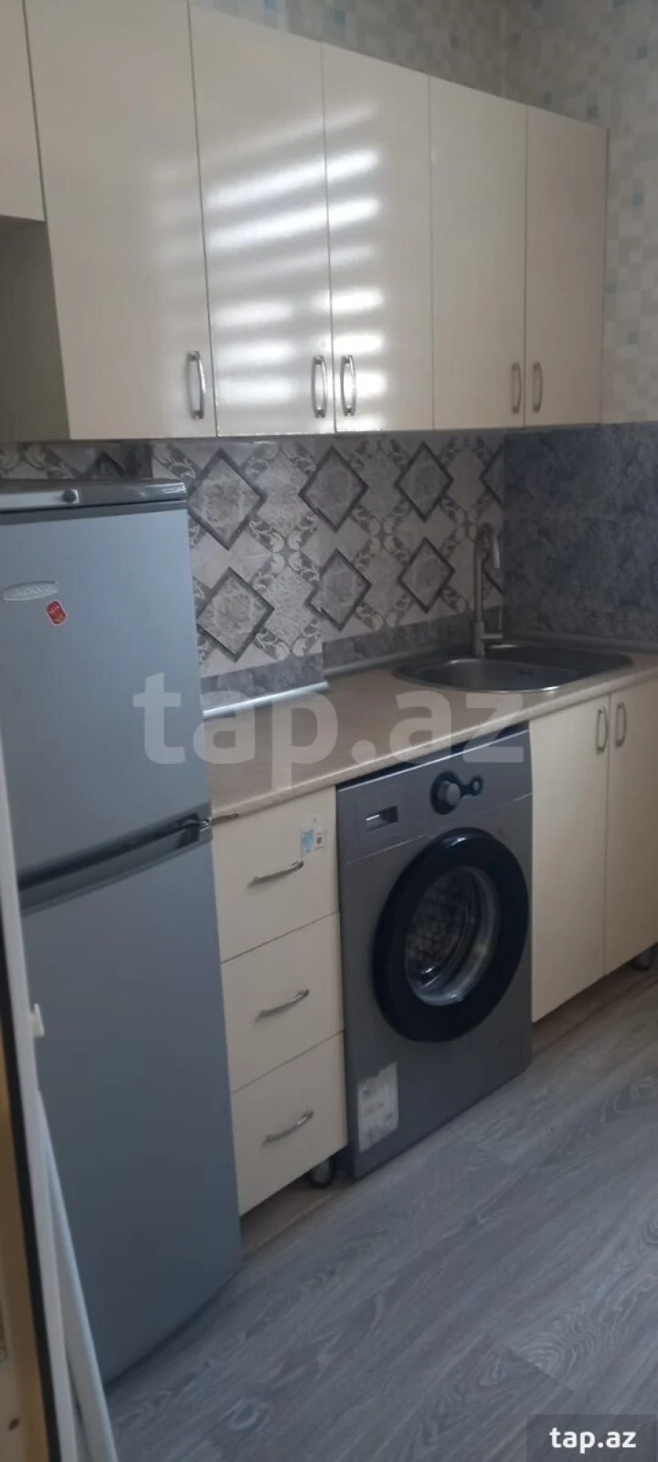Kirayə verilir 2 otaqlı yeni tikili 70 m²