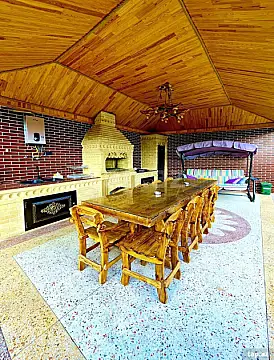 Satılır 7 otaqlı həyət evi 300 m²