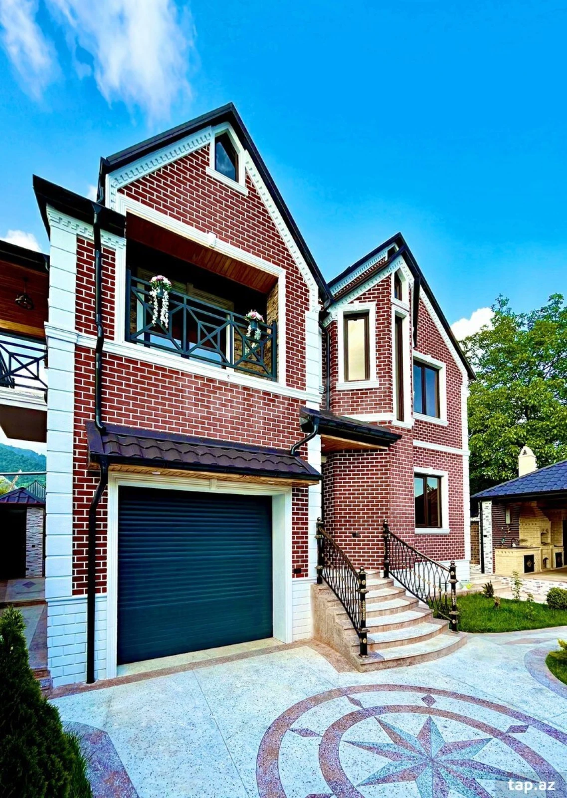 Satılır 7 otaqlı həyət evi 300 m²