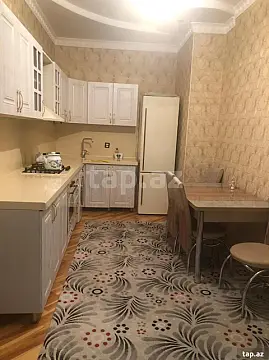 Satılır 5 otaqlı həyət evi 172 m²