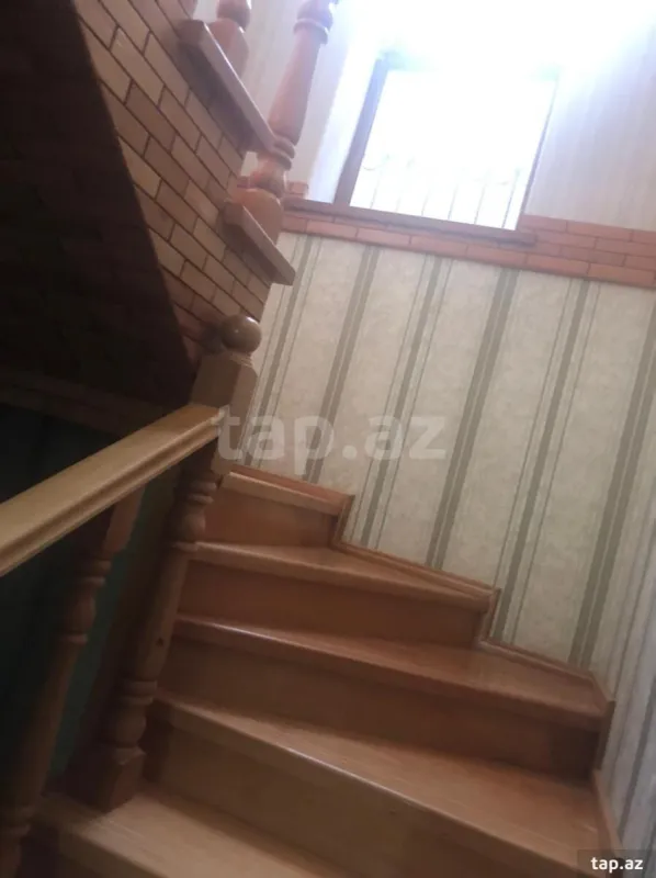Satılır 5 otaqlı həyət evi 172 m²