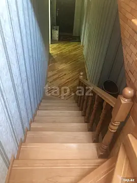 Satılır 5 otaqlı həyət evi 172 m²