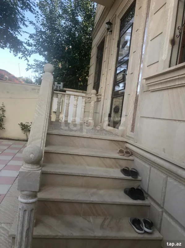 Satılır 5 otaqlı həyət evi 172 m²