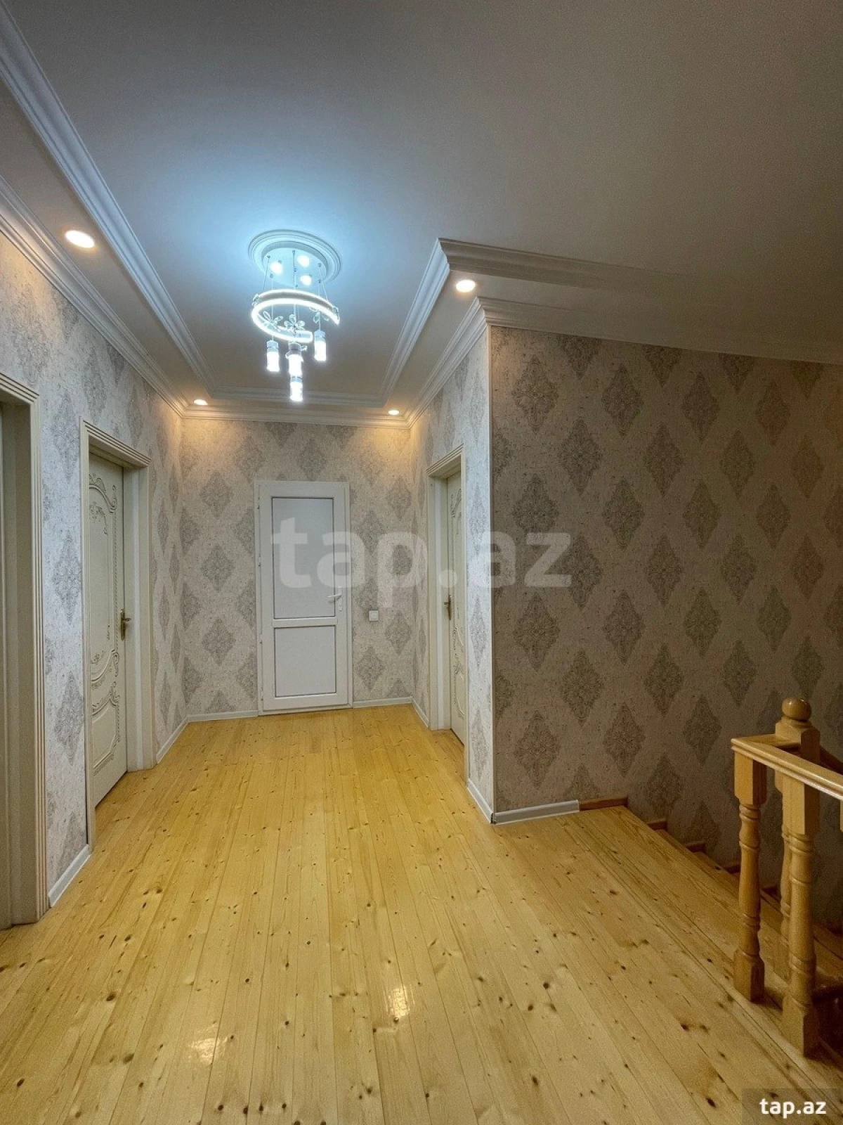 Satılır 5 otaqlı həyət evi 2800 m²