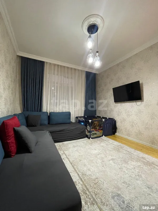 Satılır 5 otaqlı həyət evi 2800 m²