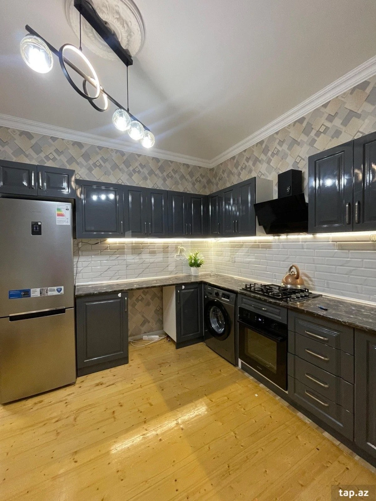 Satılır 5 otaqlı həyət evi 2800 m²