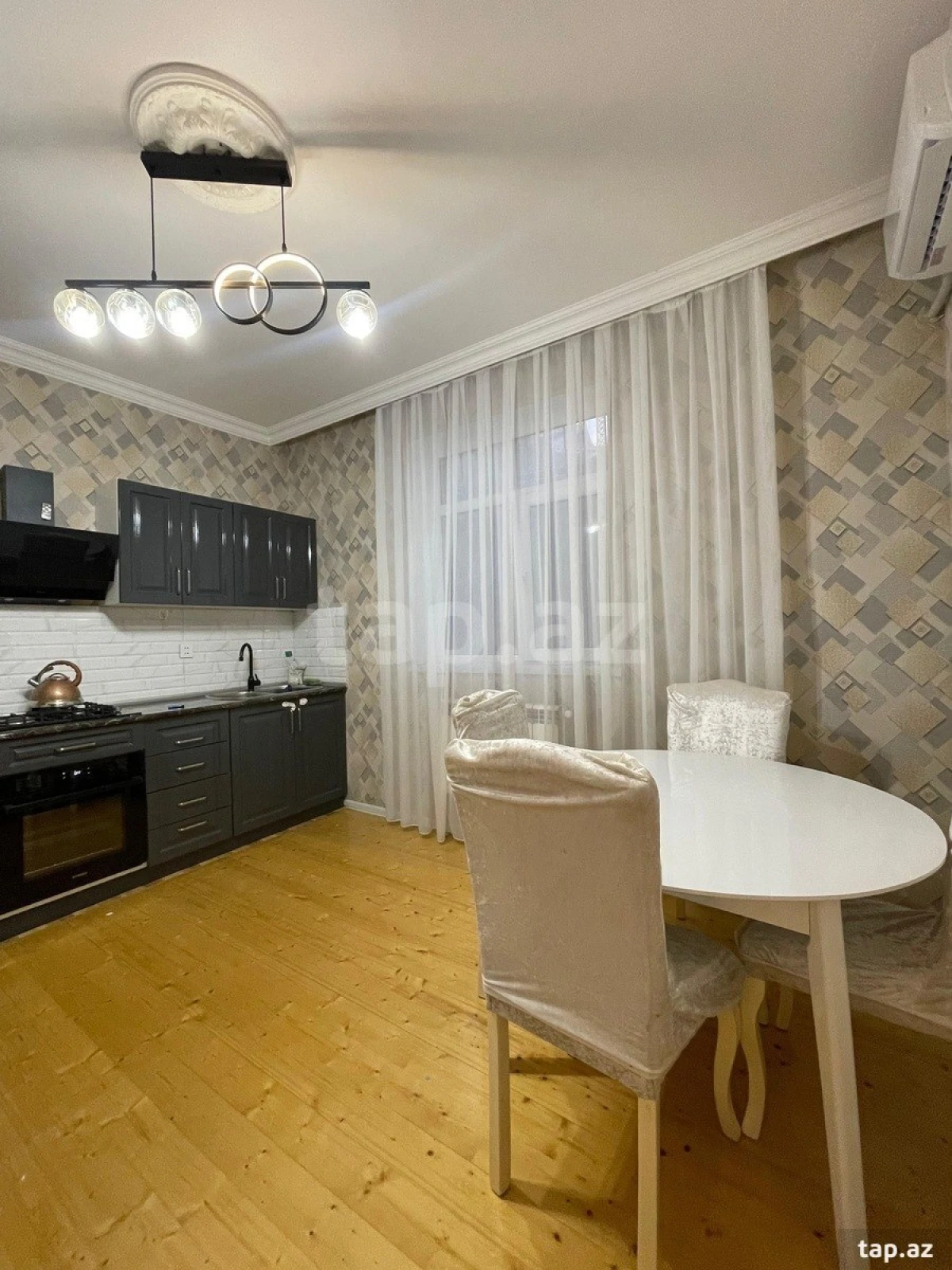 Satılır 5 otaqlı həyət evi 2800 m²