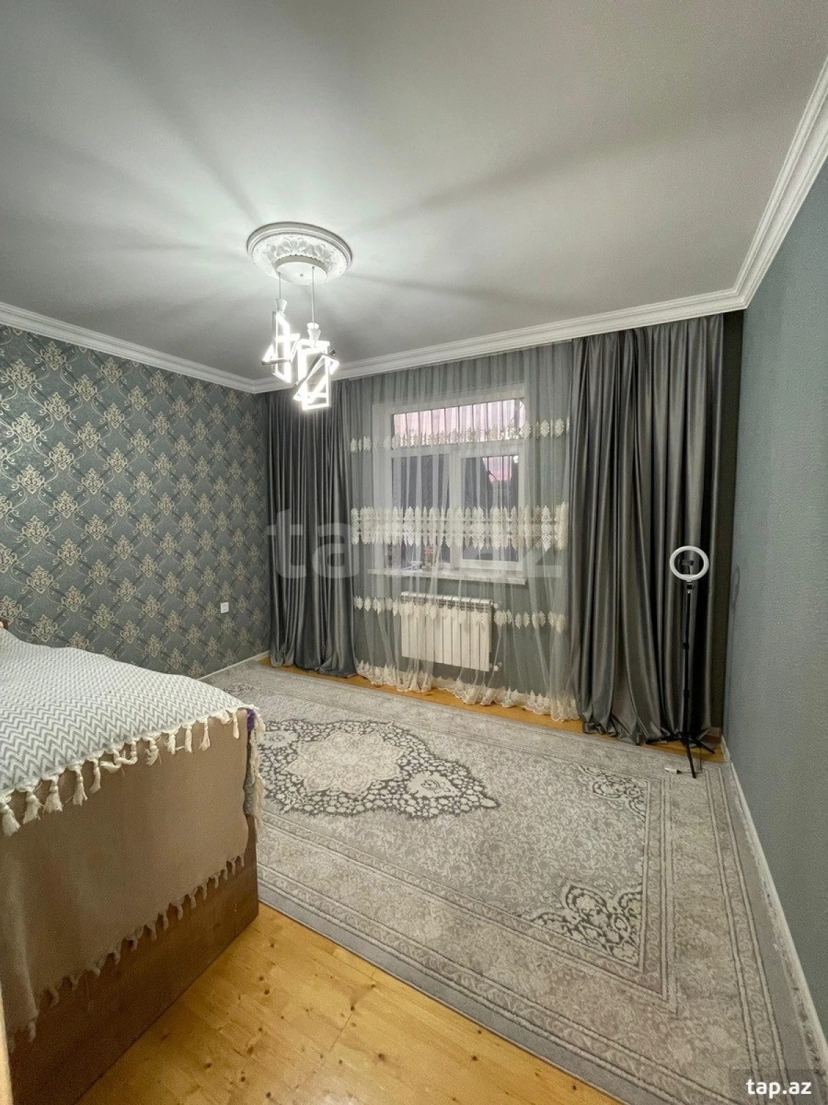 Satılır 5 otaqlı həyət evi 2800 m²