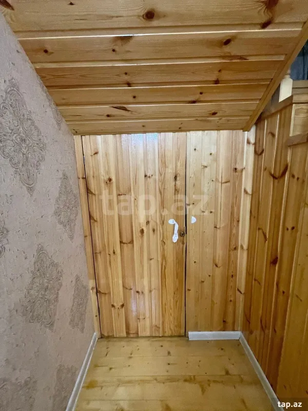 Satılır 5 otaqlı həyət evi 2800 m²