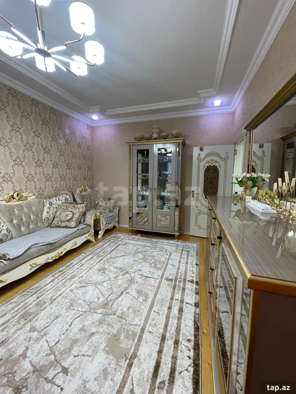 Satılır 5 otaqlı həyət evi 2800 m²