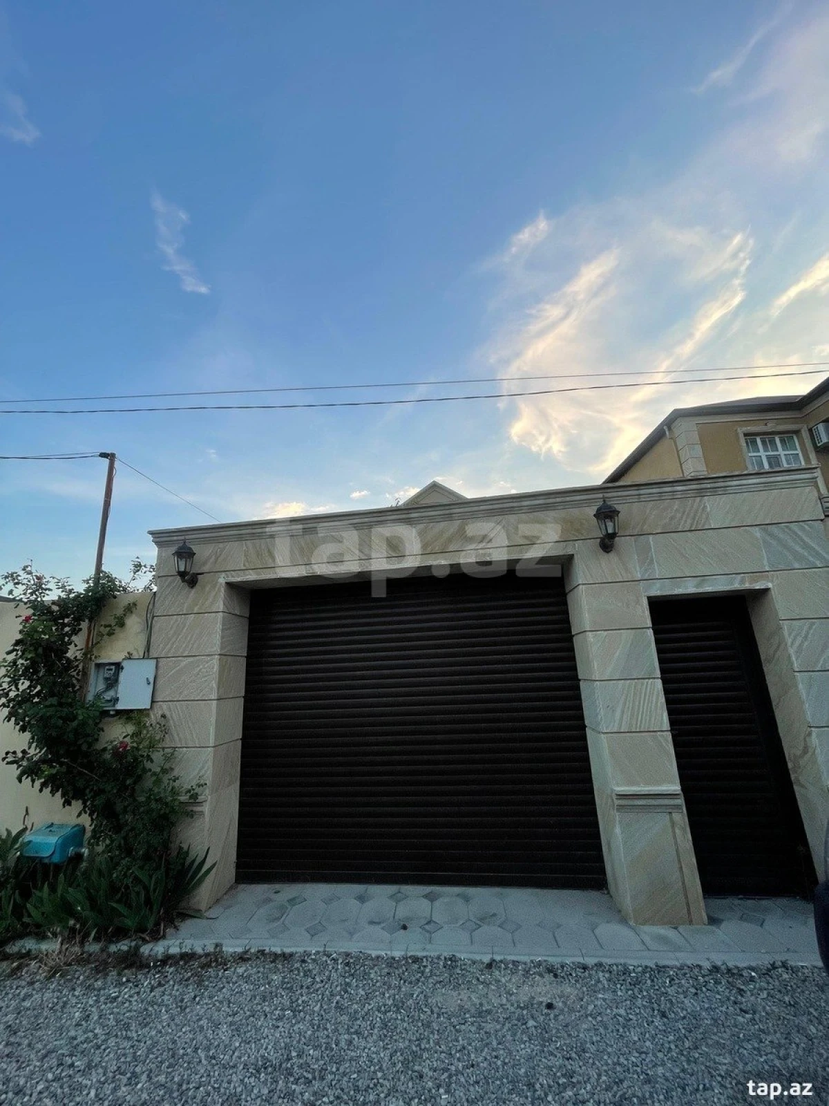 Satılır 5 otaqlı həyət evi 2800 m²