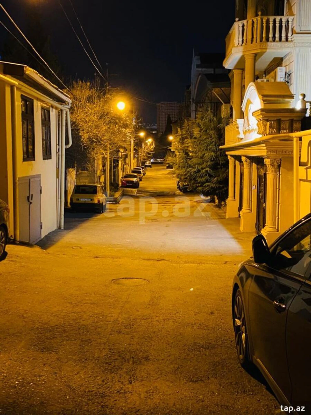 Satılır 10 otaqlı həyət evi 300 m²