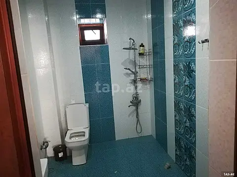 Satılır 6 otaqlı həyət evi 200 m²
