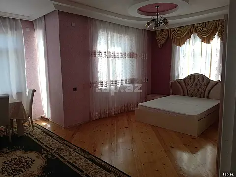 Satılır 6 otaqlı həyət evi 200 m²