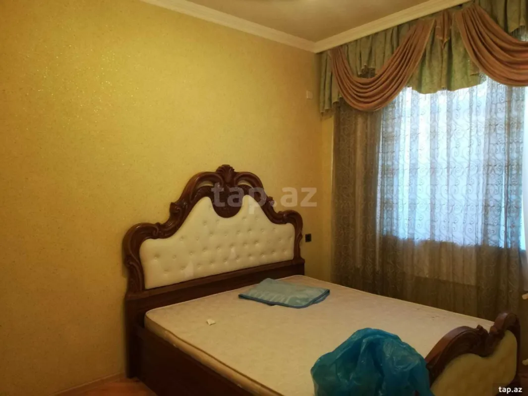 Satılır 6 otaqlı həyət evi 200 m²