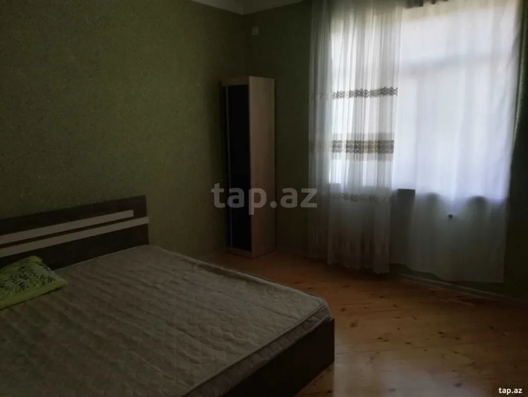 Satılır 6 otaqlı həyət evi 200 m²