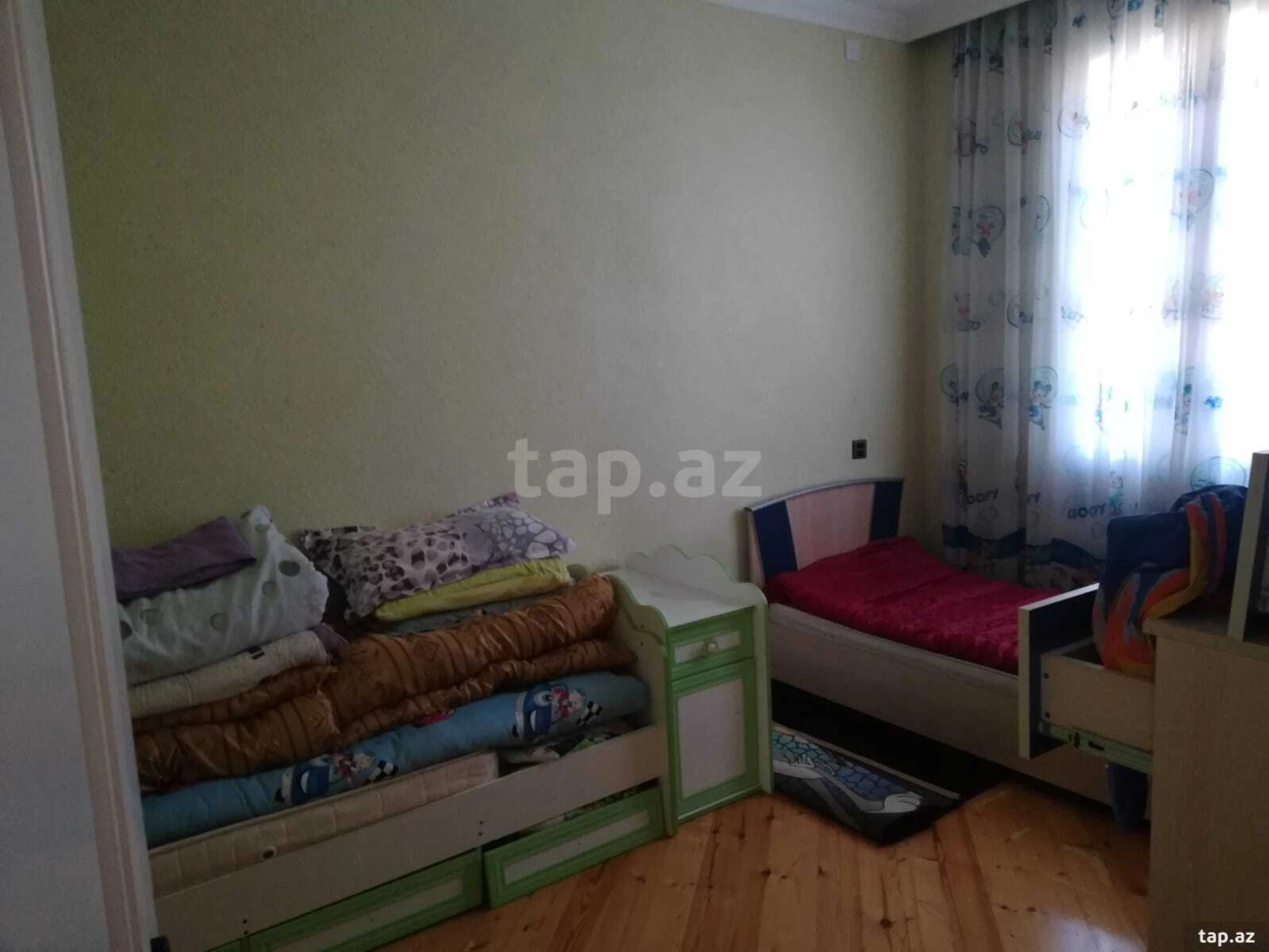 Satılır 6 otaqlı həyət evi 200 m²