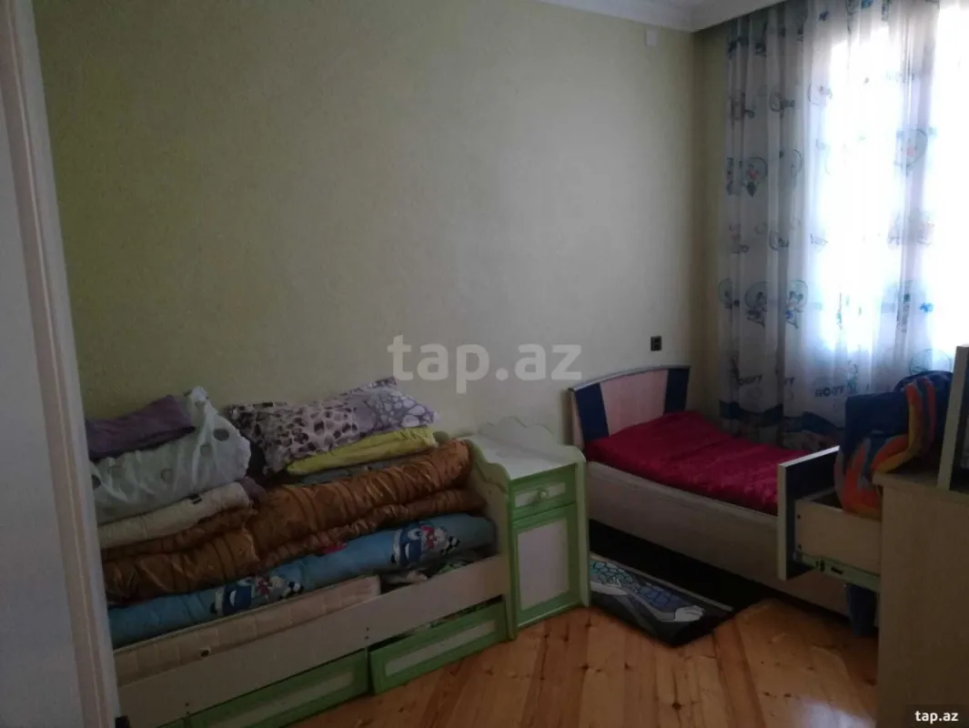 Satılır 6 otaqlı həyət evi 200 m²