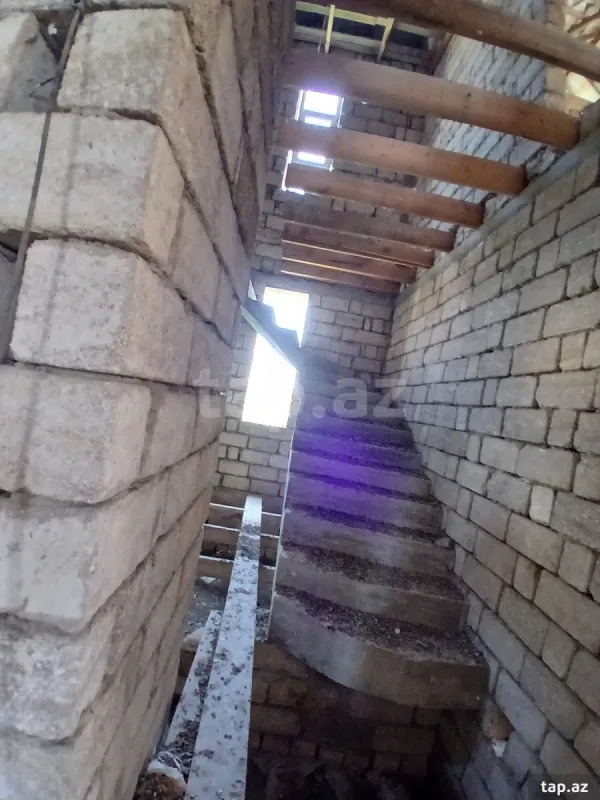 Satılır 4 otaqlı həyət evi 200 m²