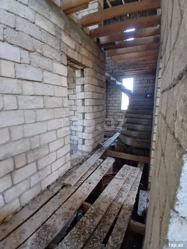 Satılır 4 otaqlı həyət evi 200 m²