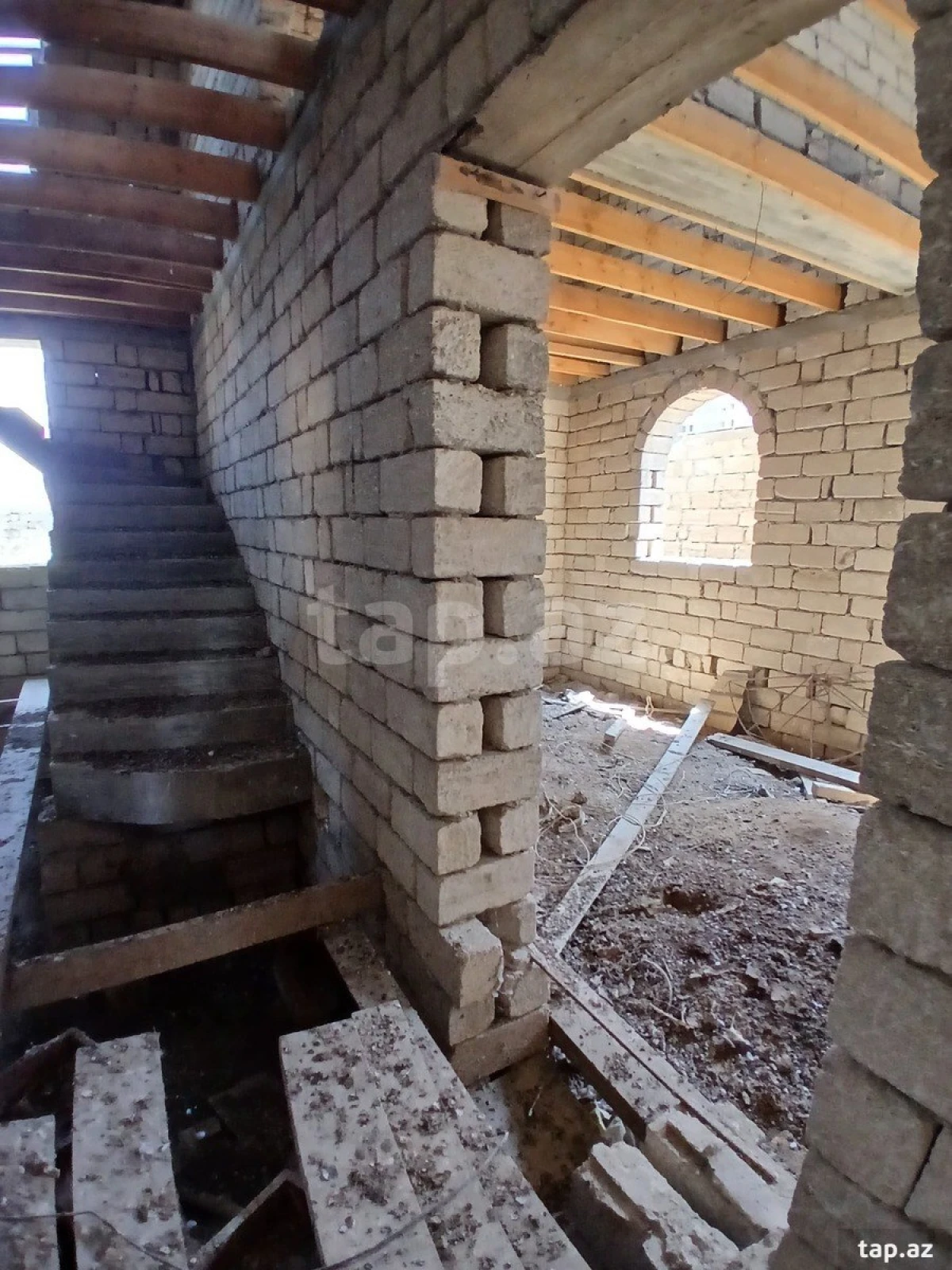 Satılır 4 otaqlı həyət evi 200 m²