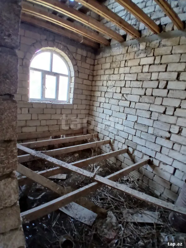 Satılır 4 otaqlı həyət evi 200 m²