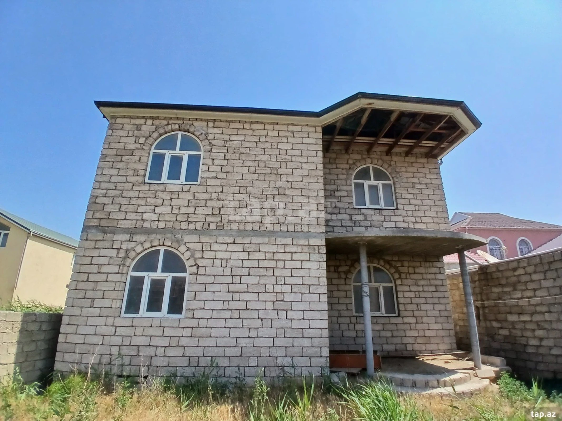 Satılır 4 otaqlı həyət evi 200 m²
